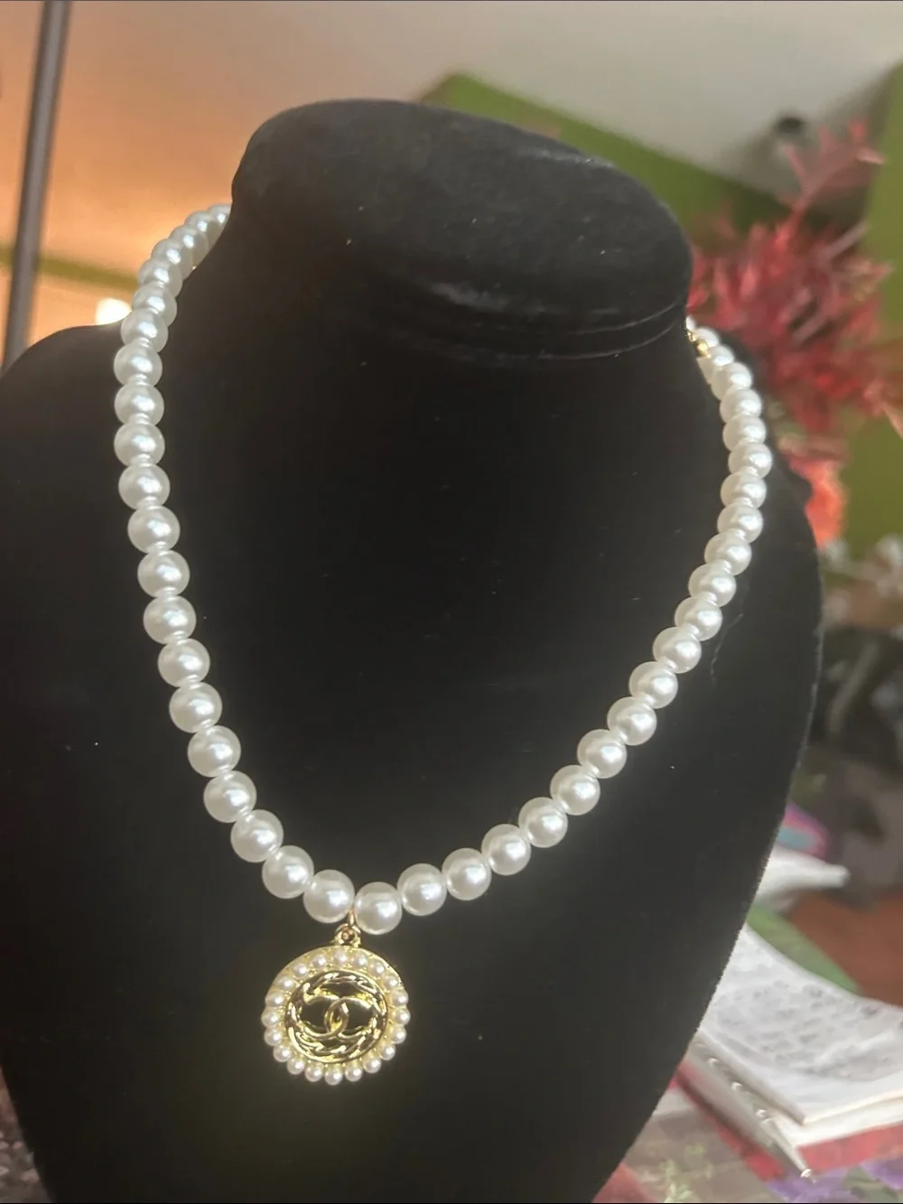 Gold and White Pearl Pendant Necklace - Picture 2 of 3